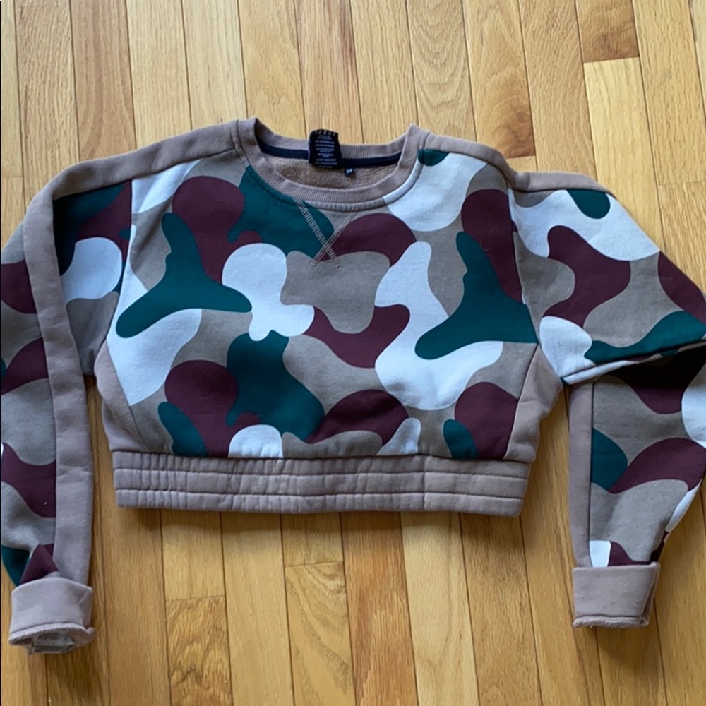 Balance Athletica camo crop sweatshirt